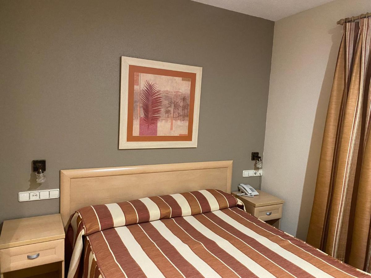 Hotel La Union Уманес-де-Мадрид Экстерьер фото
