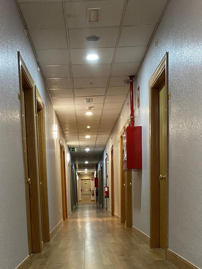 Hotel La Union Уманес-де-Мадрид Экстерьер фото