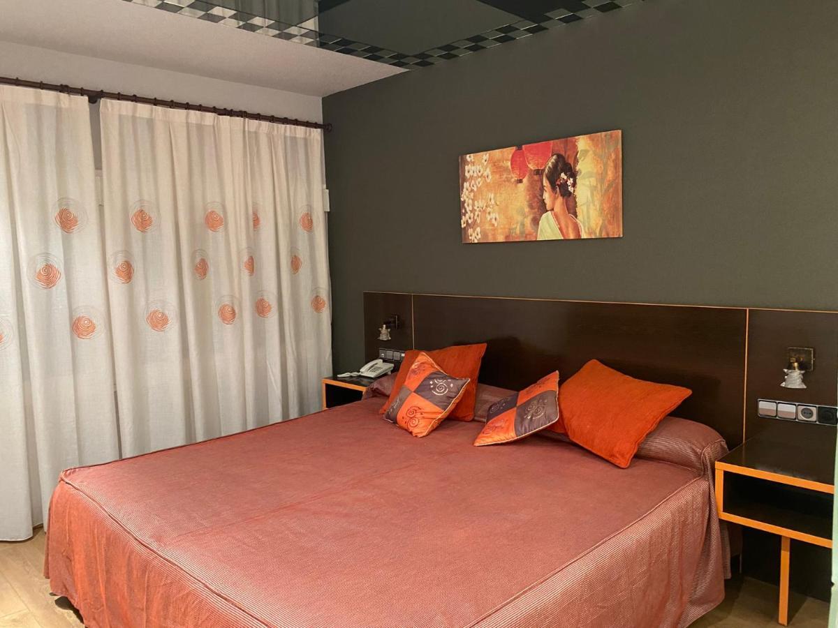 Hotel La Union Уманес-де-Мадрид Экстерьер фото