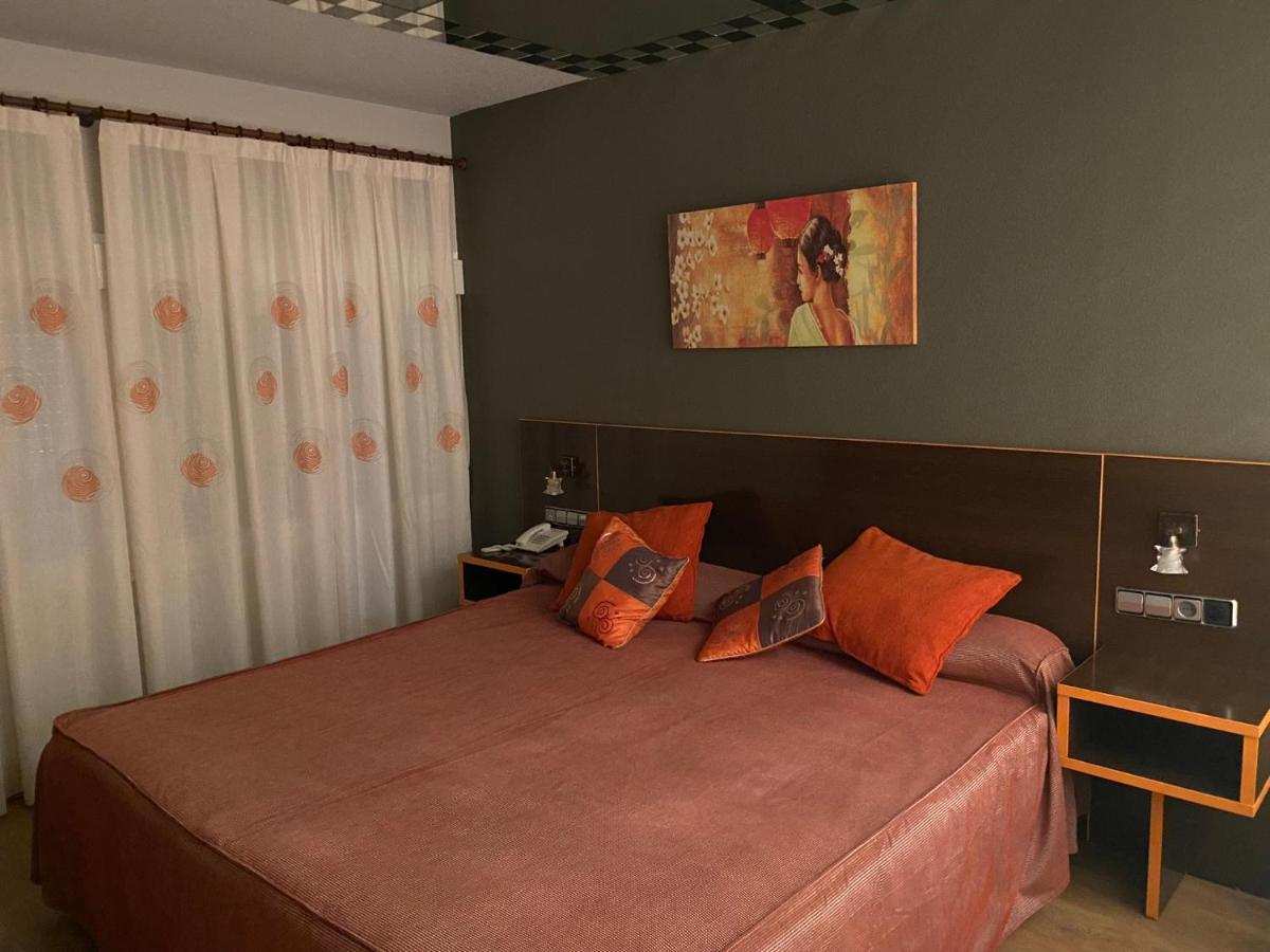 Hotel La Union Уманес-де-Мадрид Экстерьер фото