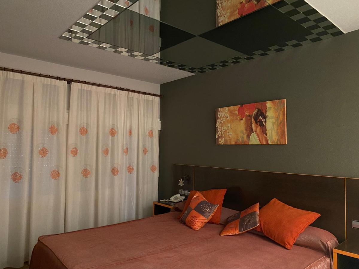 Hotel La Union Уманес-де-Мадрид Экстерьер фото